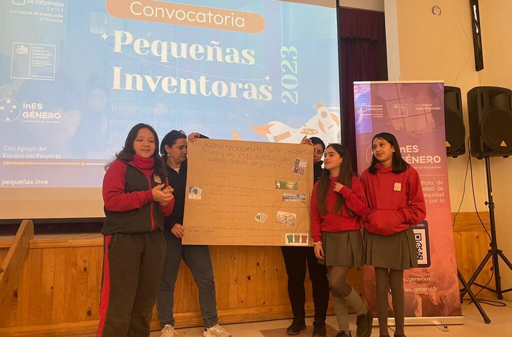 Niñas de quinto básico representan al colegio en convocatoria “Pequeñas Inventoras”